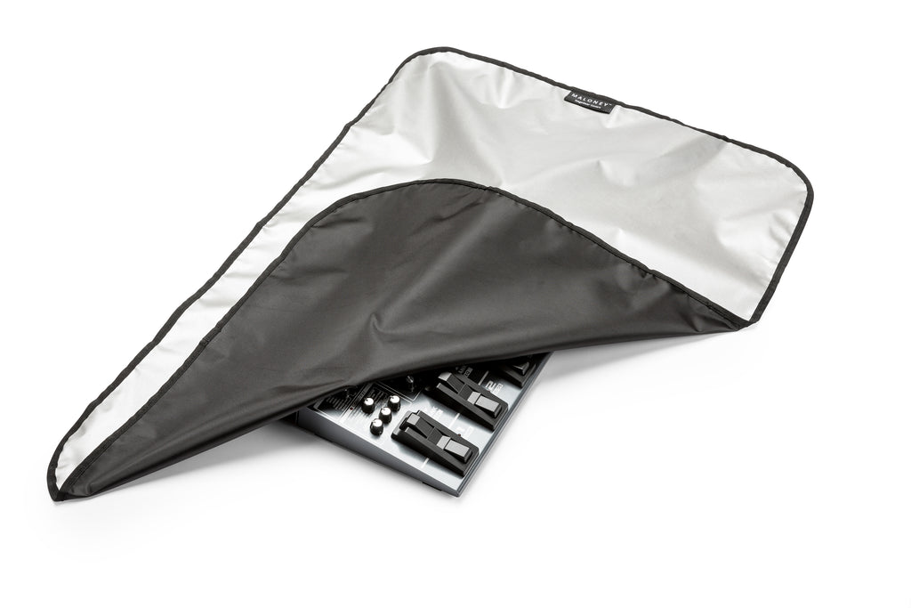 compact tarp Mini Cover<!-- Start of Judge.me code --><div style='' class='jdgm-widget jdgm-preview-badge' data-id='6602548117566' data-auto-install='false'></div><!-- End of Judge.me code --> — AMERICAN RECORDER TECHNOLOGIES, INC Colour:Duck Egg BB_BWSRAMAPEXSH-L_1 The tarp can be Mittelalterliche gesteppte Drei-Finger-Handschuhe -
